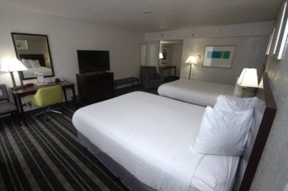 ATRIUM HOTEL AND SUITES 10