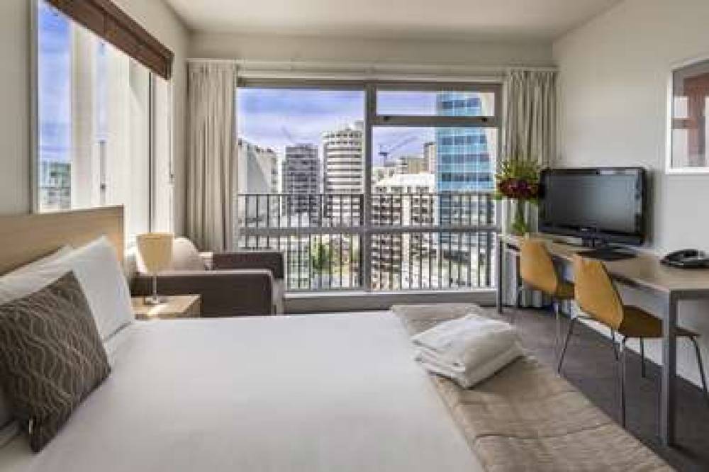 AUCKLAND HARBOUR SUITES 8