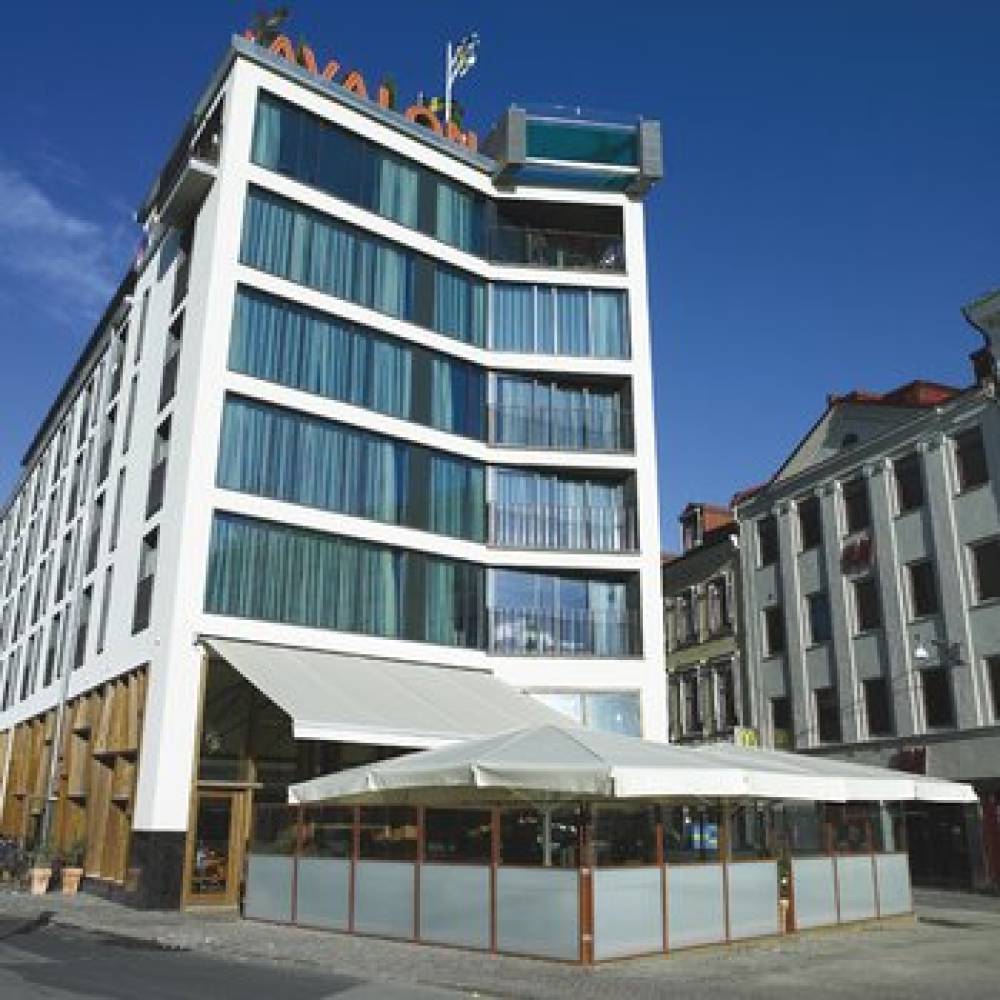 AVALON HOTEL 1