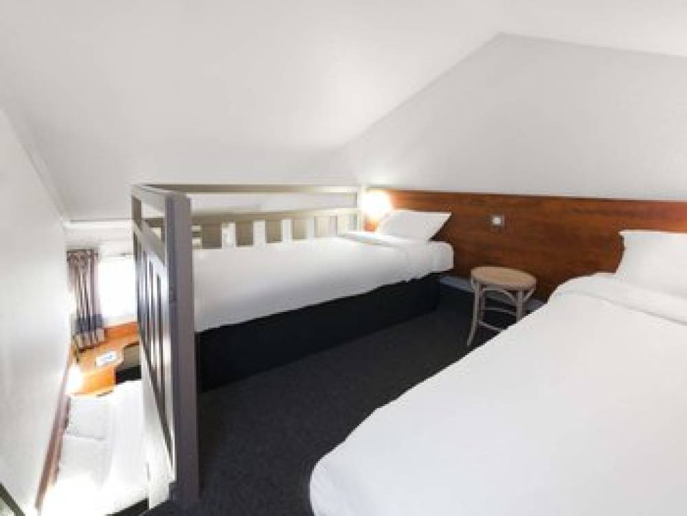 B-B HOTEL LORIENT LANESTER 8