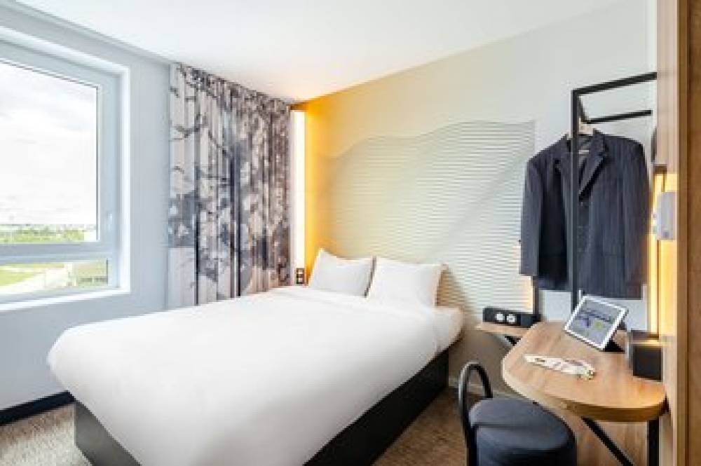 B-B HOTEL MASSY GARE TGV 4