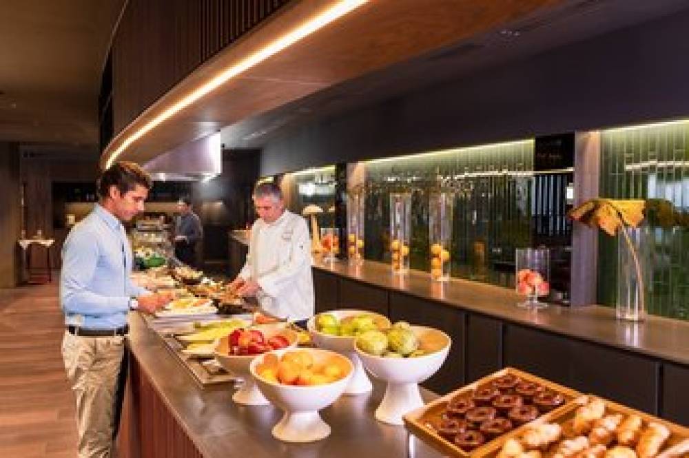 BARCELONA AIRPORT HOTEL 10