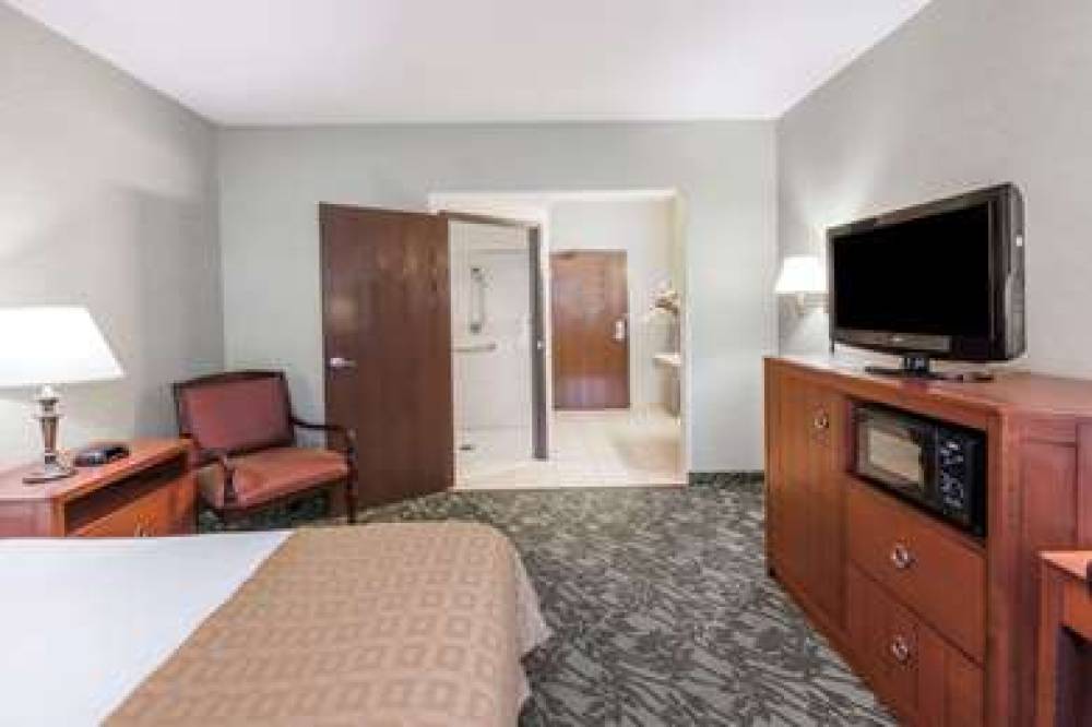 Baymont By Wyndham Grand Rapids N/Walker 10