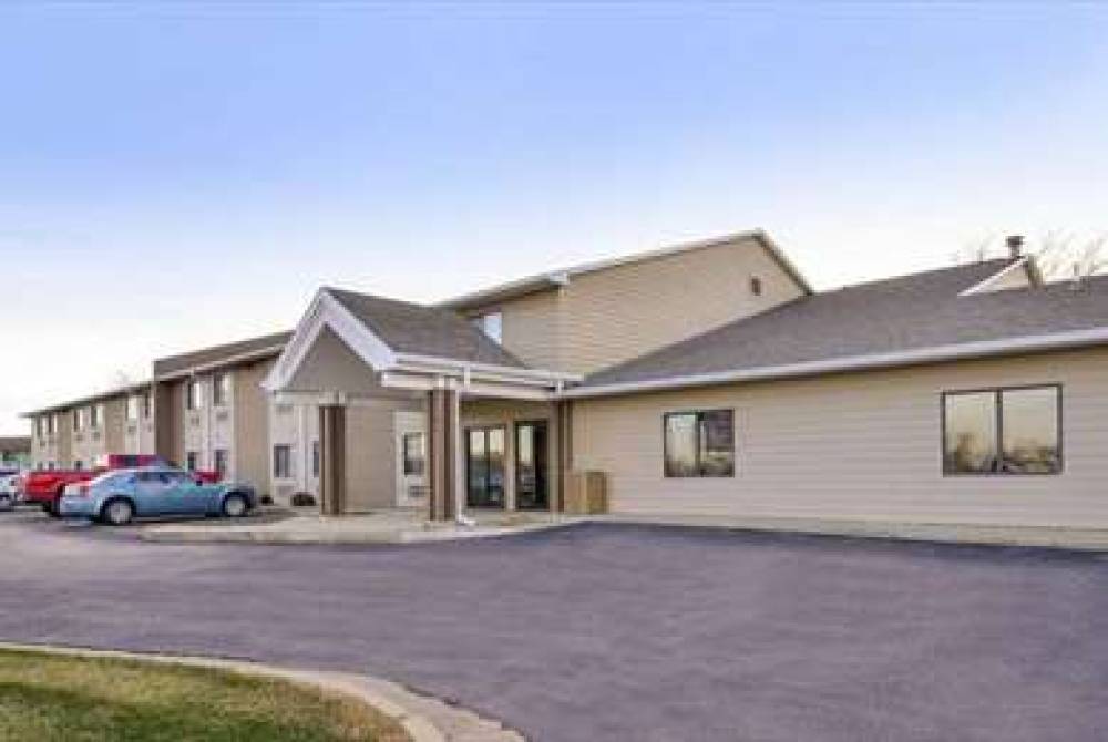 BAYMONT BY WYNDHAM SIOUX FALLS WEST 1