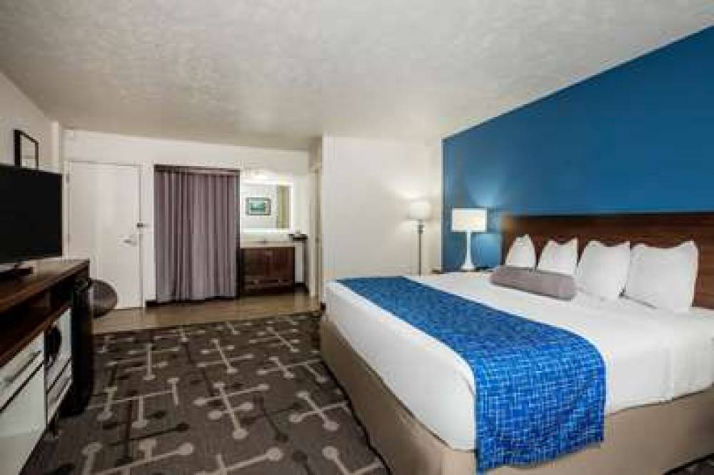 BAYMONT BY WYNDHAM SPOKANE 6