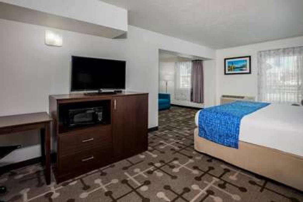 BAYMONT BY WYNDHAM SPOKANE 10