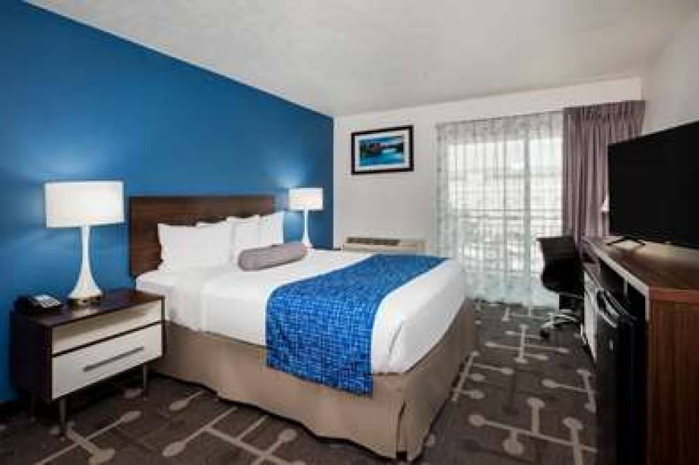 BAYMONT BY WYNDHAM SPOKANE 5