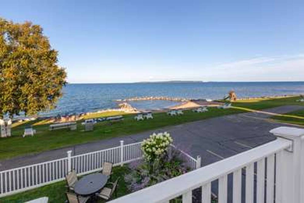 BAYMONT BY WYNDHAM, ST. IGNACE LAKE 1