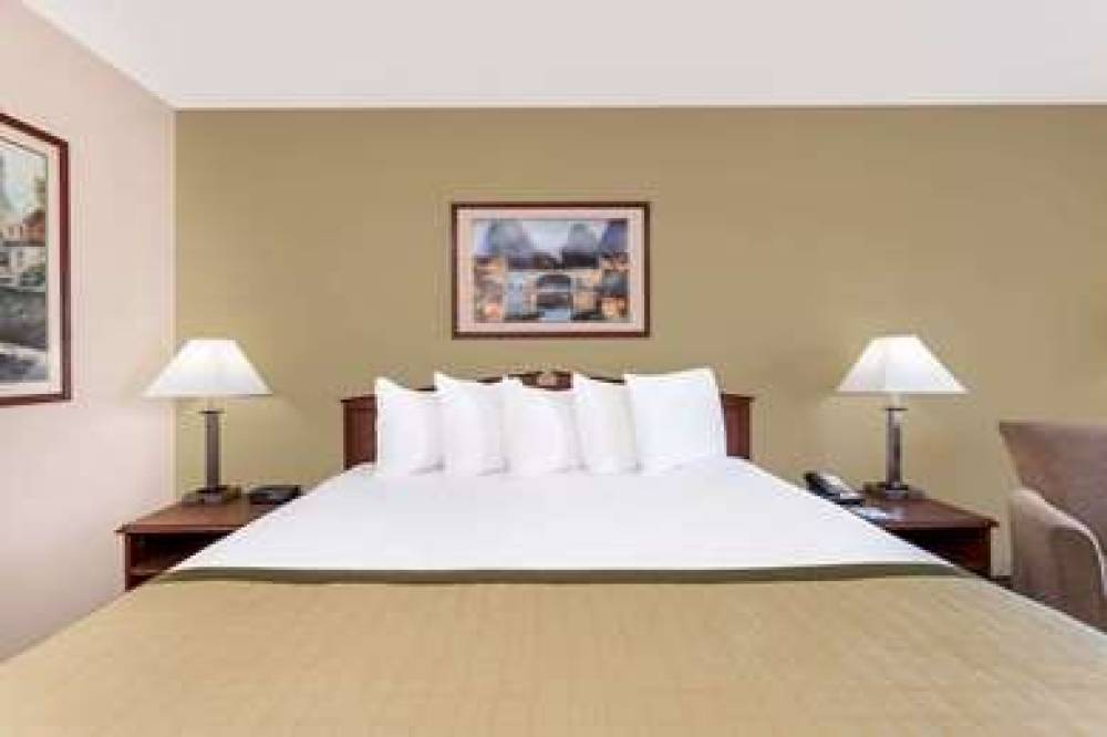 Baymont Inn & Suites Albany At Albany Mall 8