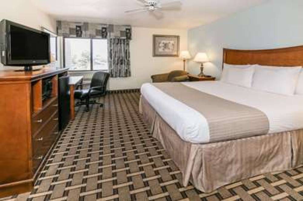 Baymont Inn & Suites Arlington At Six Flags Dr 8