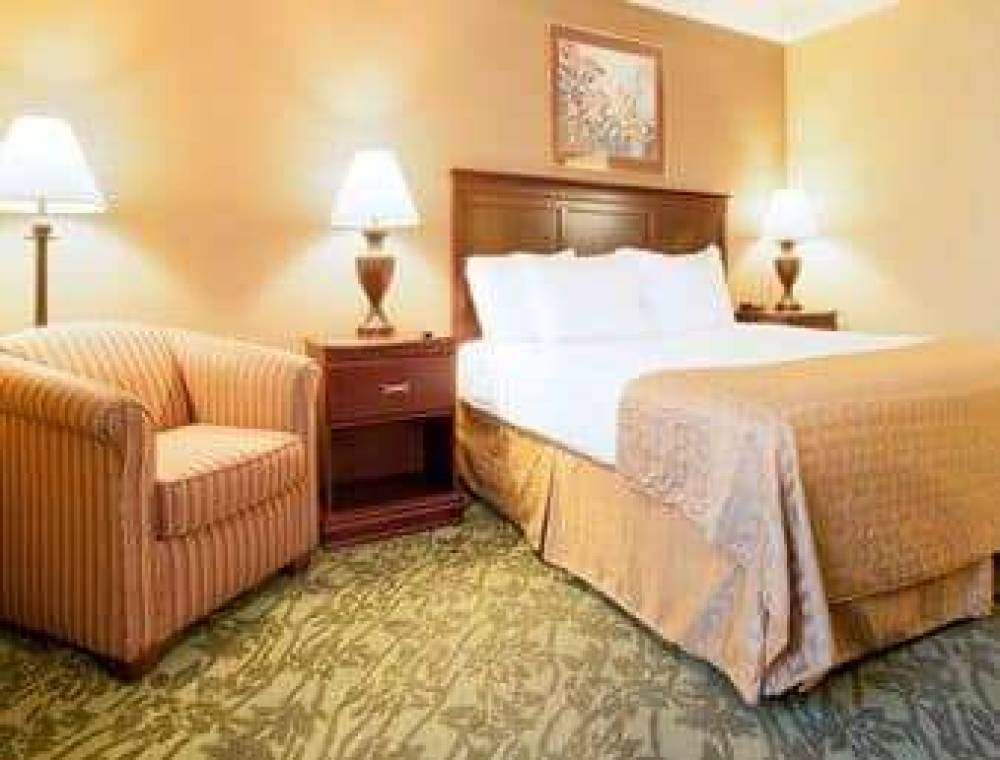 Baymont Inn & Suites Battle Creek/I-94 8