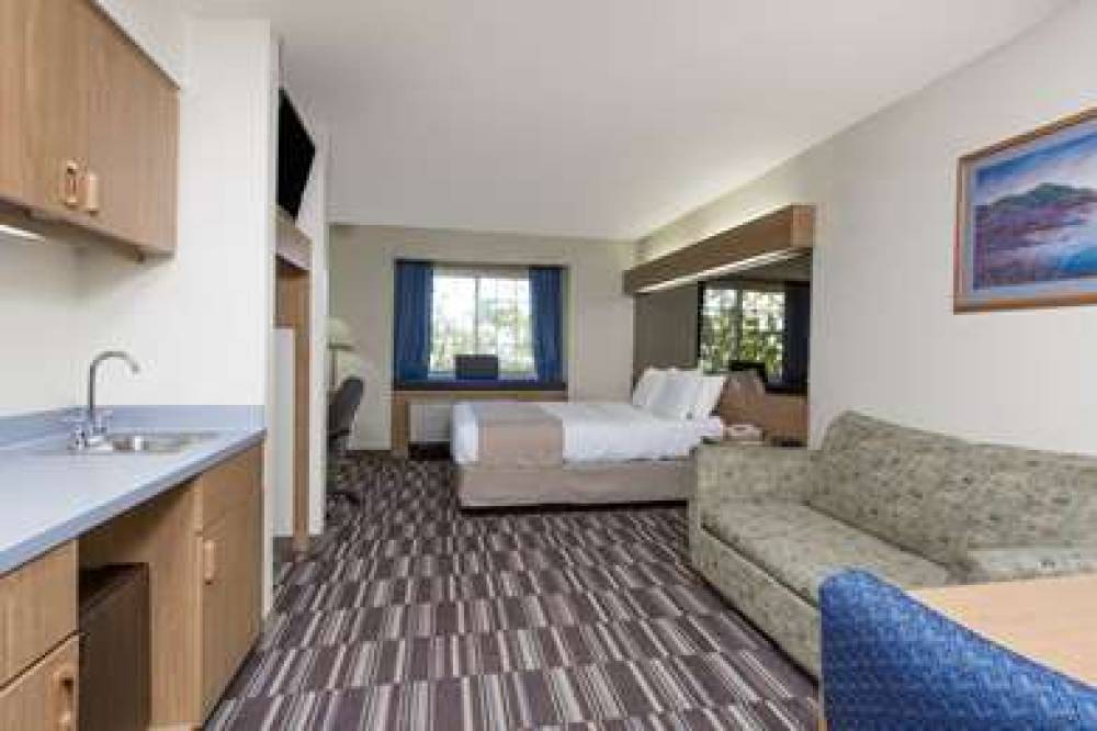 BAYMONT INN & SUITES BY WYNDHAM ANC 10