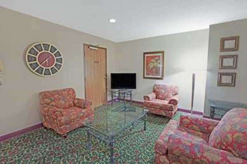 BAYMONT INN & SUITES BY WYNDHAM RIC 6