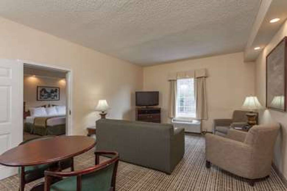 Baymont Inn & Suites Columbia Maury 10