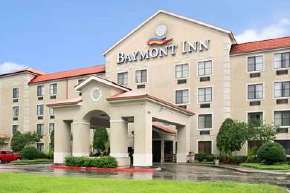 Baymont Inn & Suites Conroe 1