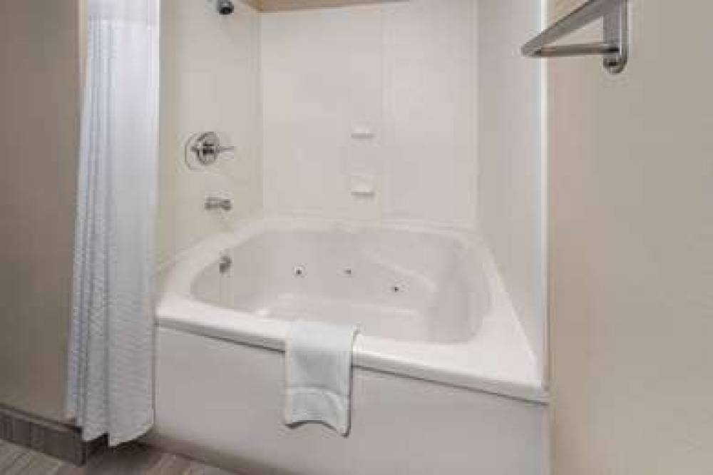 BAYMONT INN SUITES COPLEY AK 9