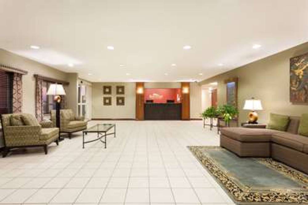 BAYMONT INN SUITES DALE 3