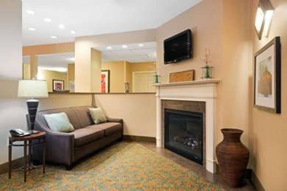 BAYMONT INN SUITES DENVER IN 3