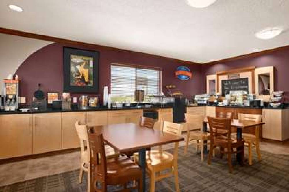 Baymont Inn & Suites Denver West/Federal Center 9