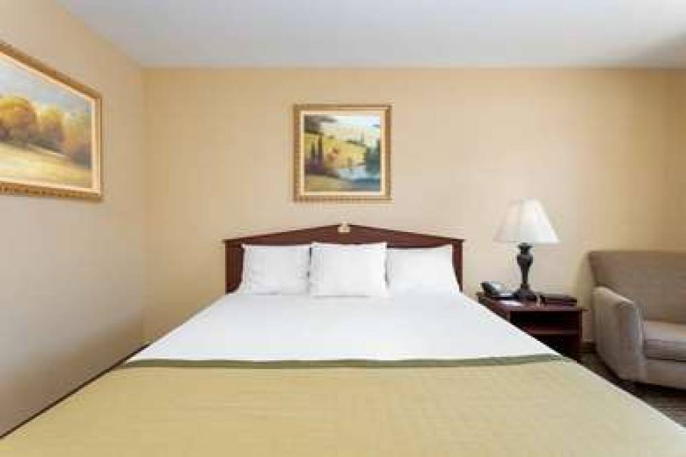 Baymont Inn & Suites Easley/Greenville 10