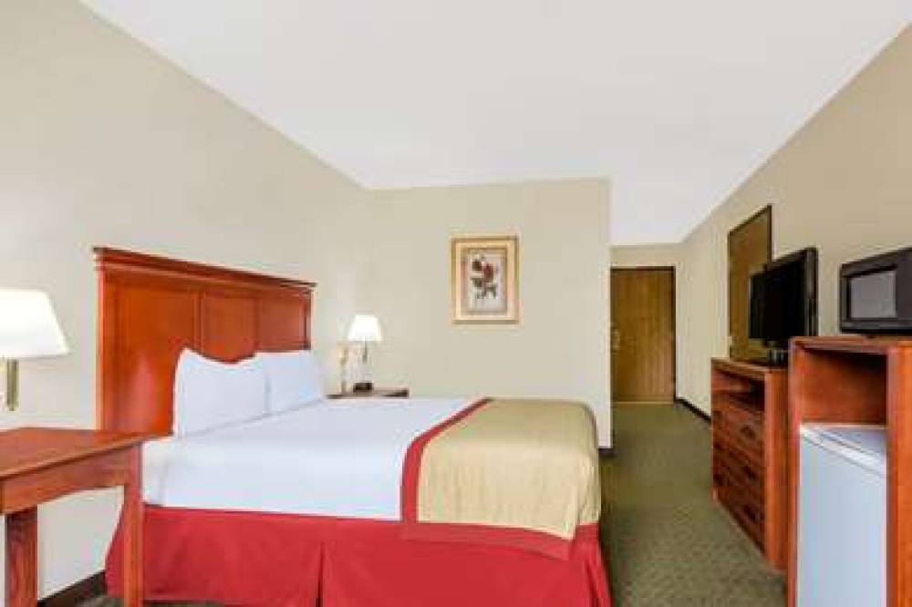 Baymont Inn & Suites Enid 4