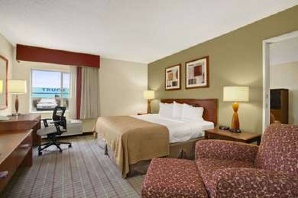 Baymont Inn & Suites Evansville North/Haubstadt 9