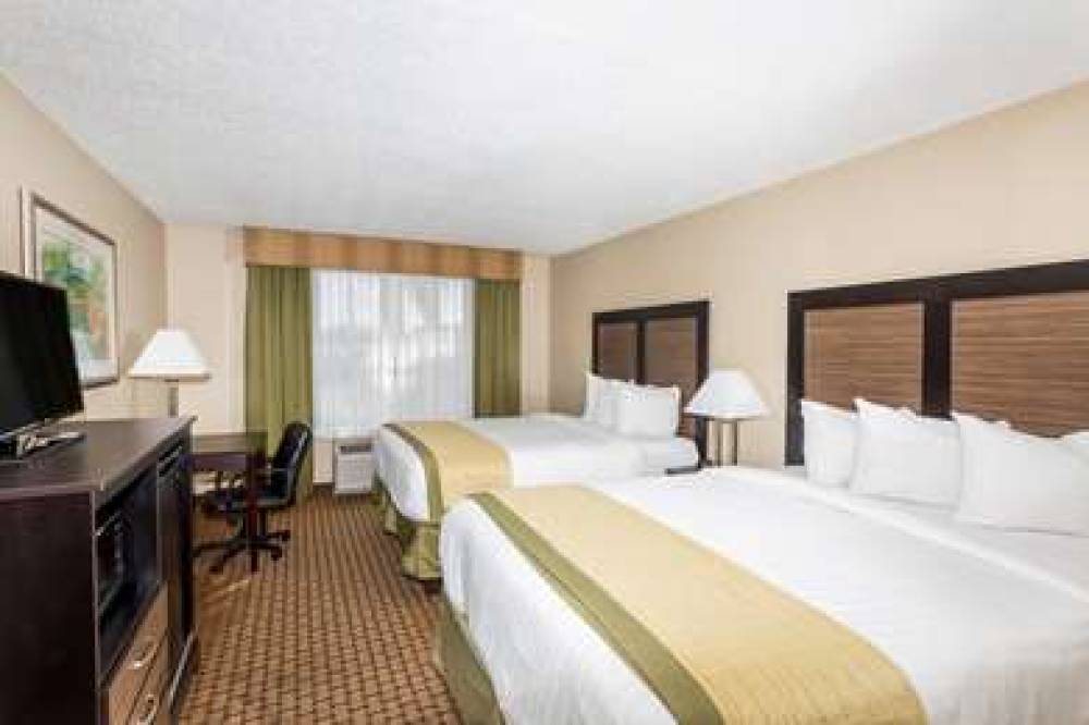 Baymont Inn & Suites Fort Myers Airport 10