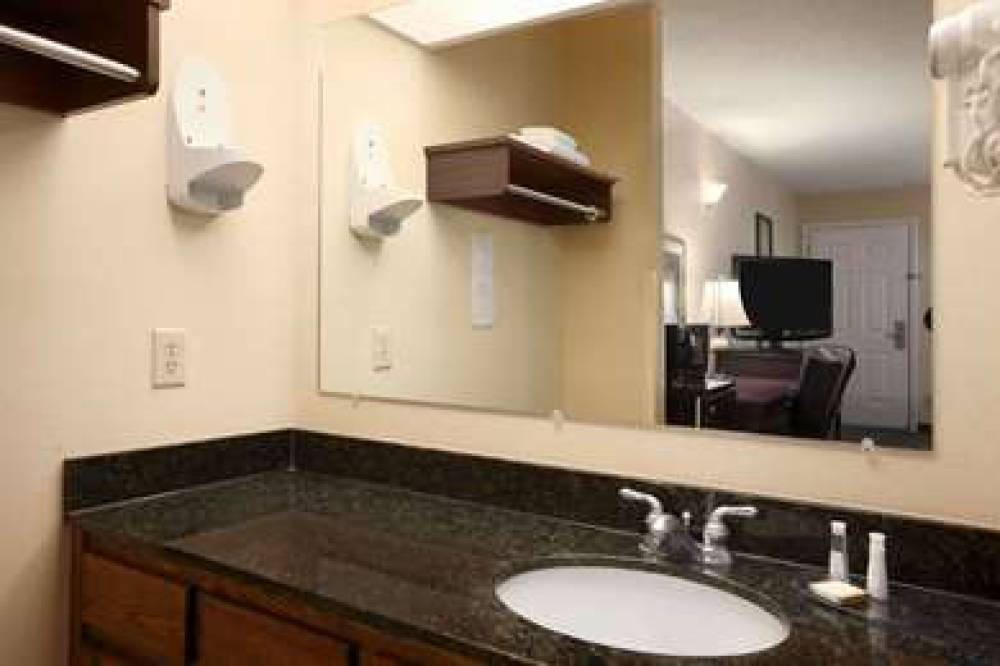 Baymont Inn & Suites Gaffney 10