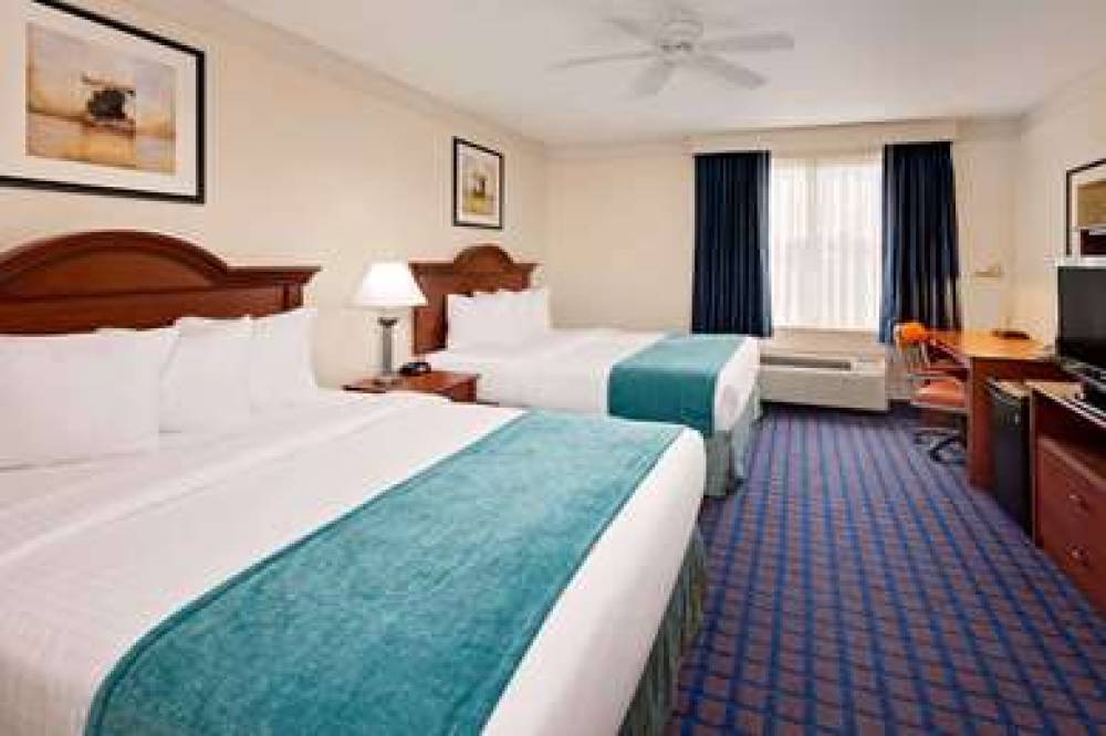 Baymont Inn & Suites Grand Rapids SW/Byron Center 6