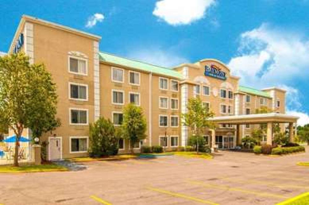 Baymont Inn & Suites Hattiesburg 1