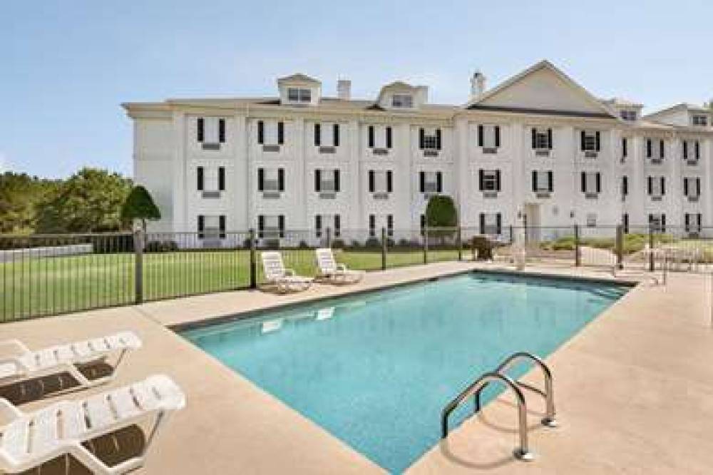 Baymont Inn & Suites Henderson Oxford 7