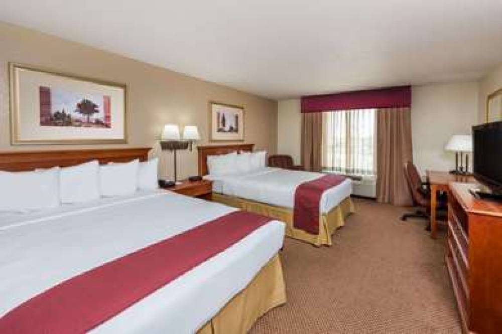 BAYMONT INN SUITES HIGHLAND 5