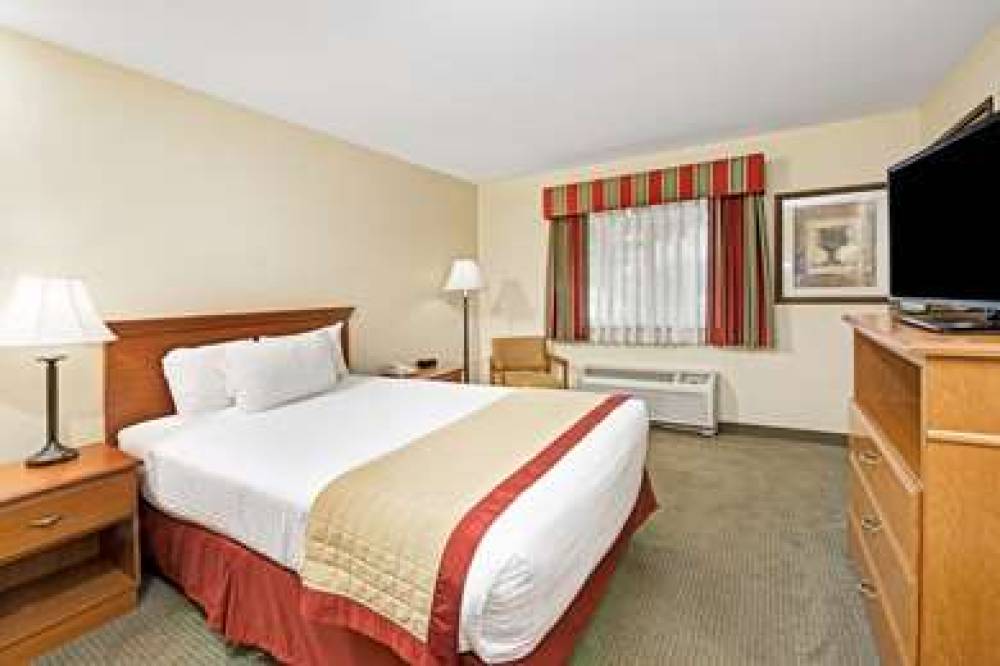 Baymont Inn & Suites Indianapolis 6