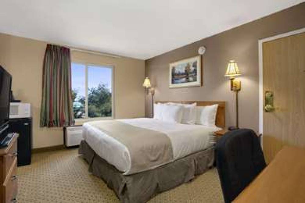 Baymont Inn & Suites Jacksonville 7