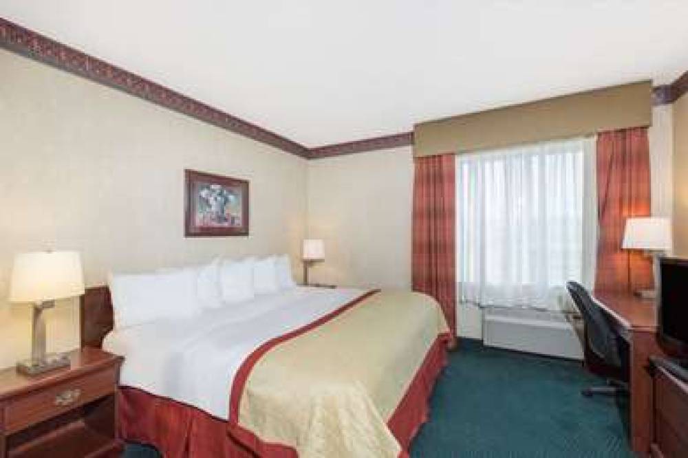 Baymont Inn & Suites Jonesboro 7