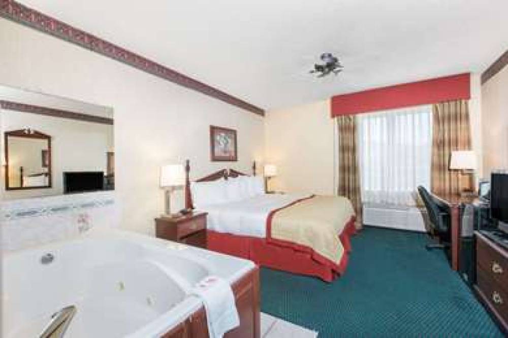 Baymont Inn & Suites Jonesboro 10