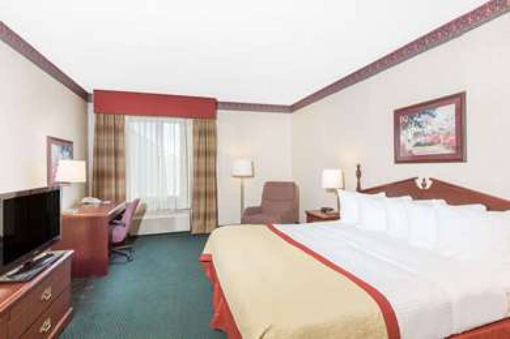 Baymont Inn & Suites Jonesboro 9