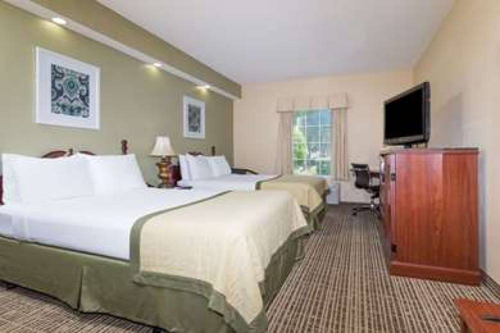 Baymont Inn & Suites Lakeland 9