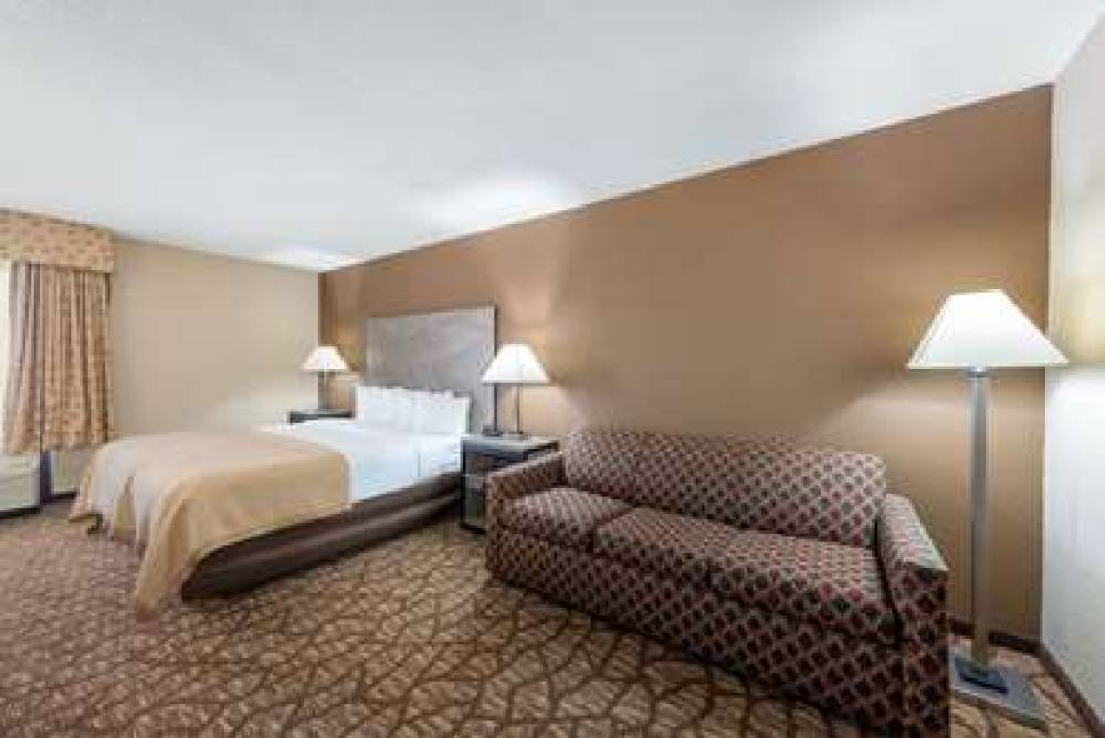 Baymont Inn & Suites Lawrence 3