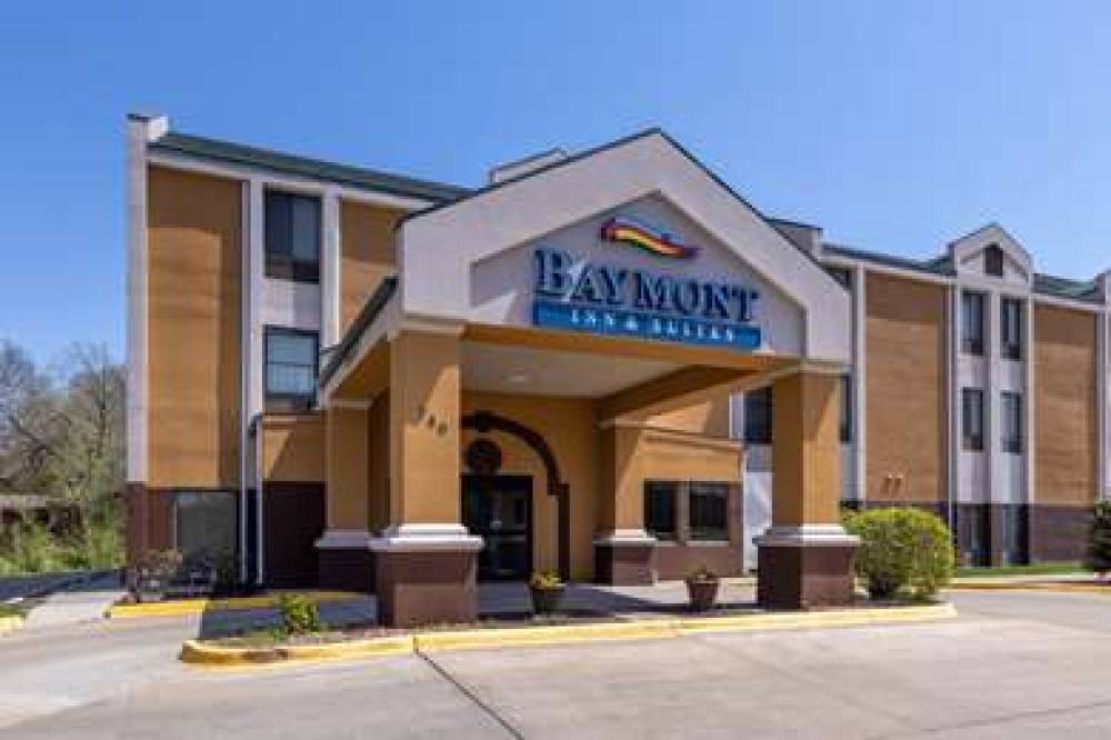 Baymont Inn & Suites Lawrence 1