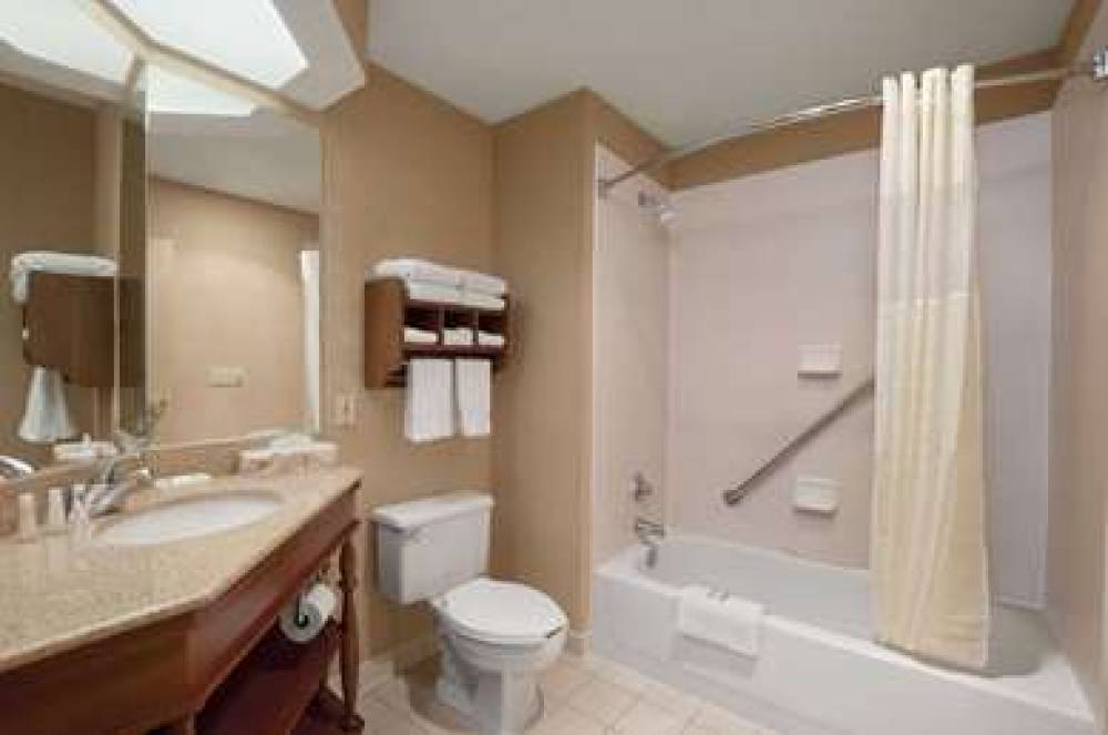 Baymont Inn & Suites Lewisville 4