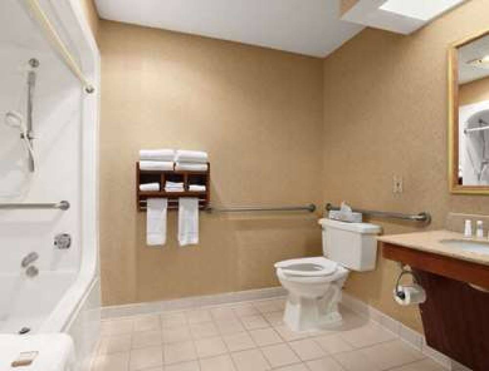 Baymont Inn & Suites Lewisville 7