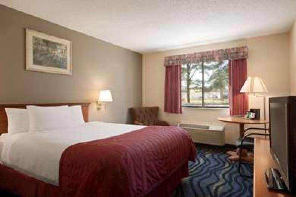 Baymont Inn & Suites Logan 9