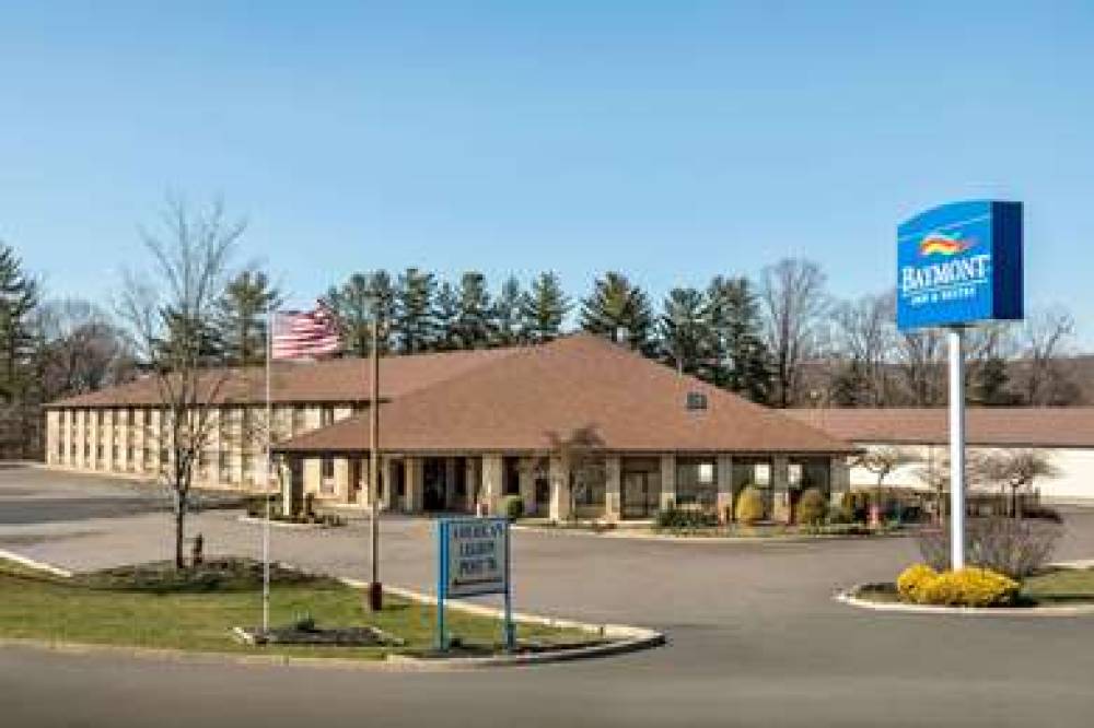 Baymont Inn & Suites Logan 1