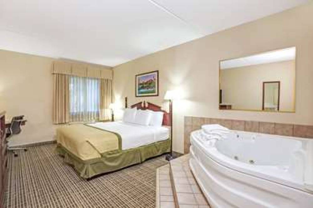 Baymont Inn & Suites Louisville Airport South 9