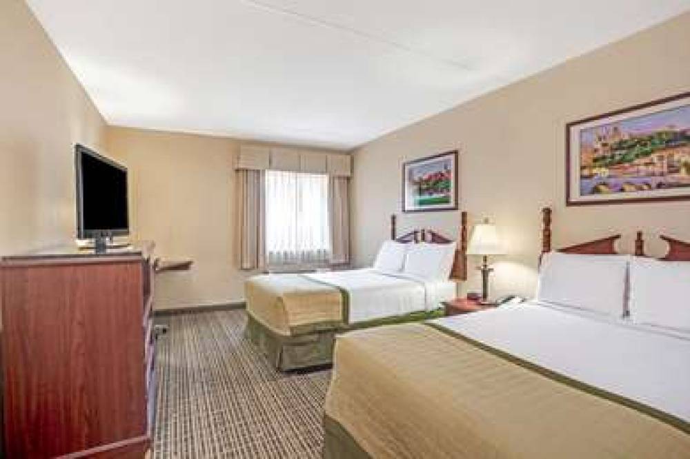 Baymont Inn & Suites Louisville Airport South 7