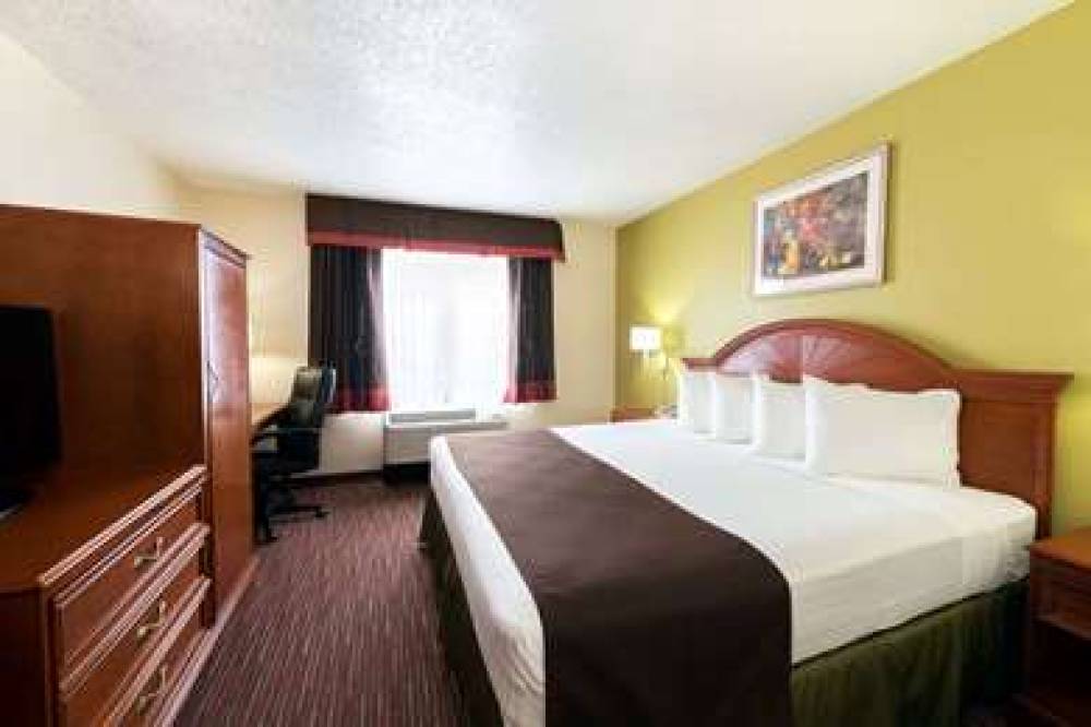 Baymont Inn & Suites Louisville East 8