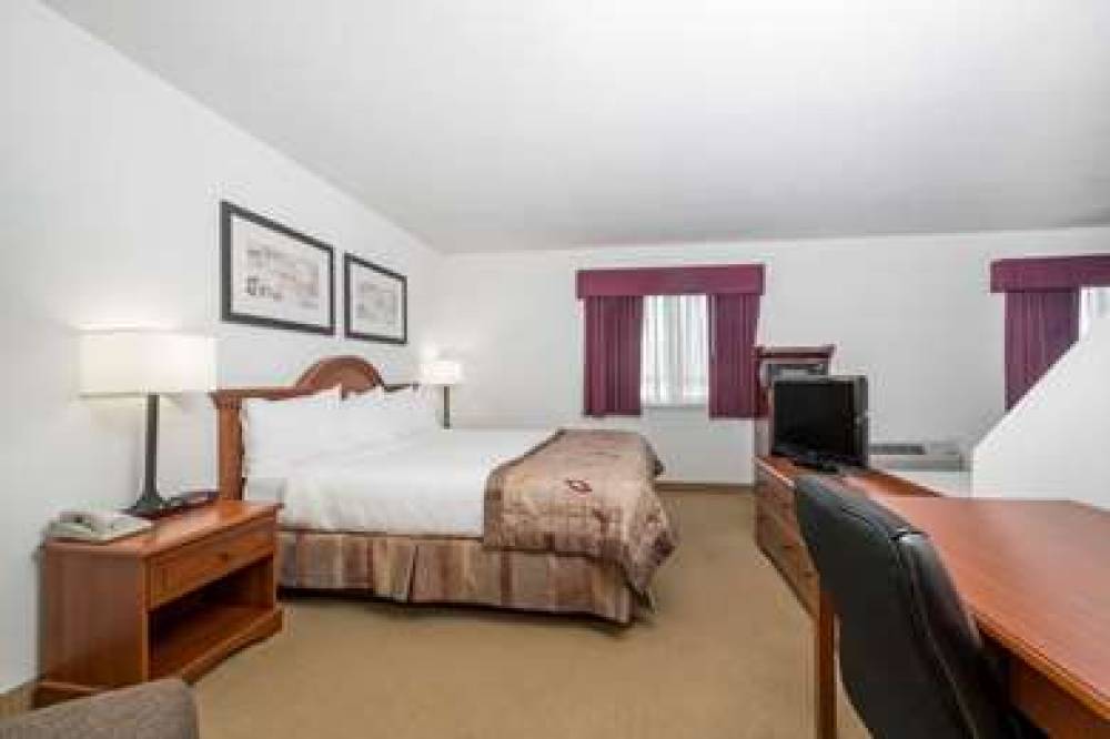 Baymont Inn & Suites Marshfield 6