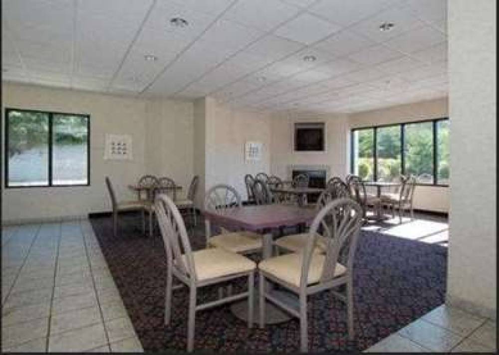 BAYMONT INN SUITES MOORESVILLE 5