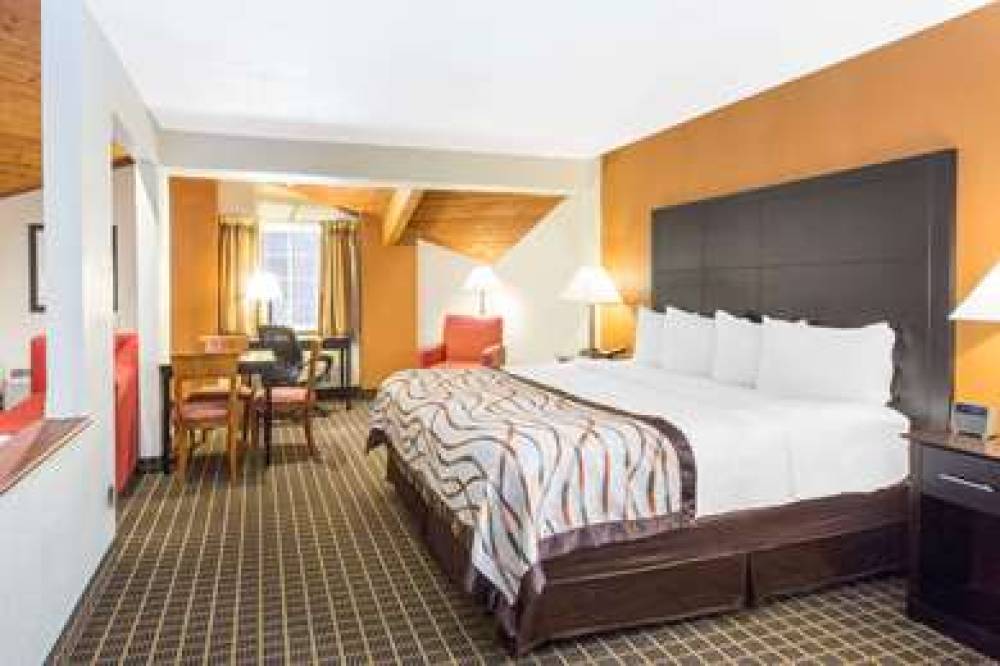 Baymont Inn & Suites Muskegon 8